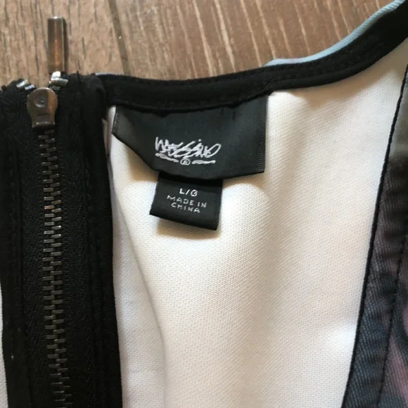 Women’s Sleeveless Dress - Picture 4 of 4